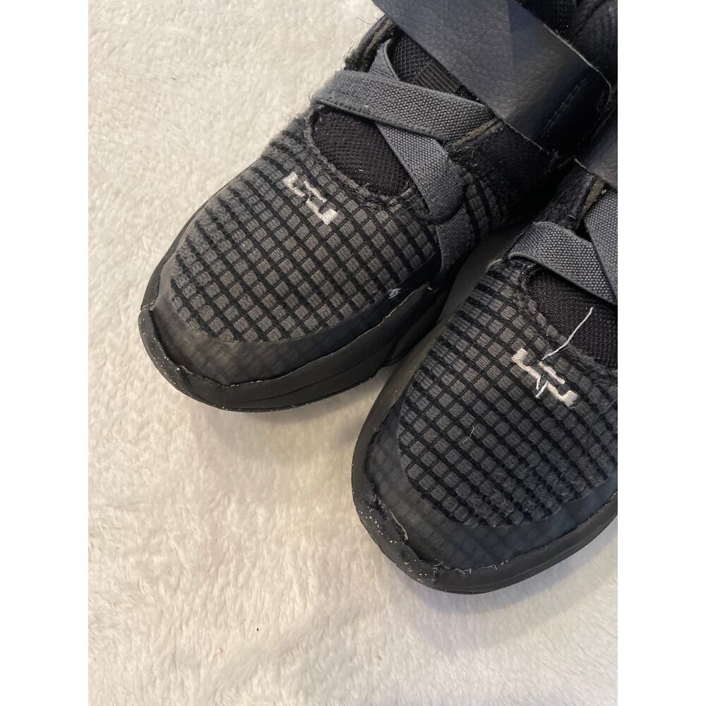 NIKE LeBron Witness 7 'Black Anthracite' DQ8647-004 Basketball Shoes Kids 12.5C - Picture 6 of 11